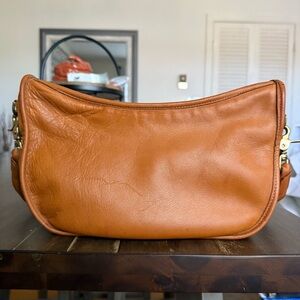 Vintage Coach Swinger Style 4040 in Honey or Saddle